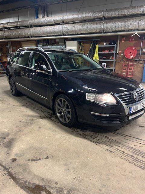 Svart Begagnad 2009 VW Passat Sportline Kombi | 27 000 kr (Marknadspris) - Bild 1/4