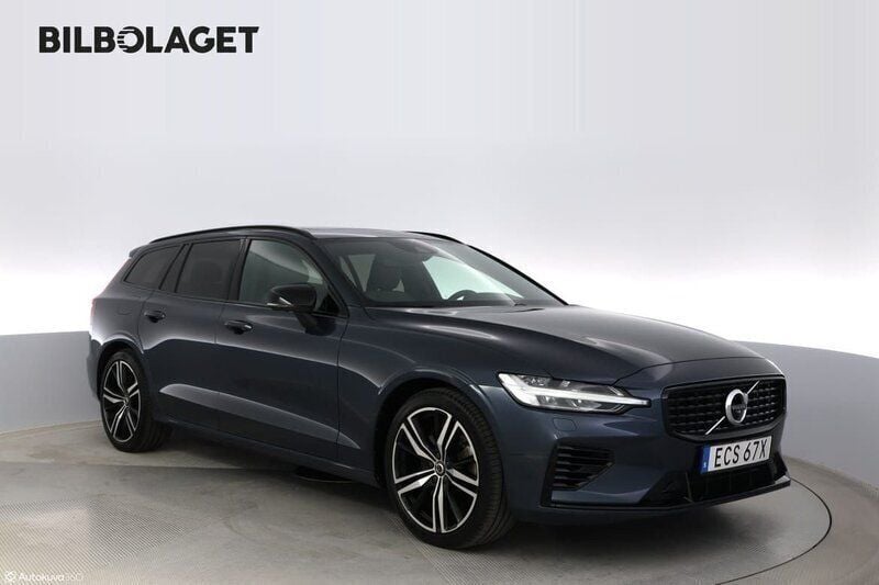 Mörkblå (blå) Begagnad 2022 Volvo V60 R-Design Kombi | 444 800 kr (Bra pris) - Bild 1/4