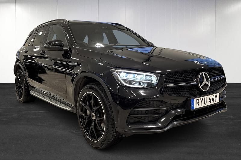 Begagnad Mercedes GLC300e AMG 2021 Svart SUV
