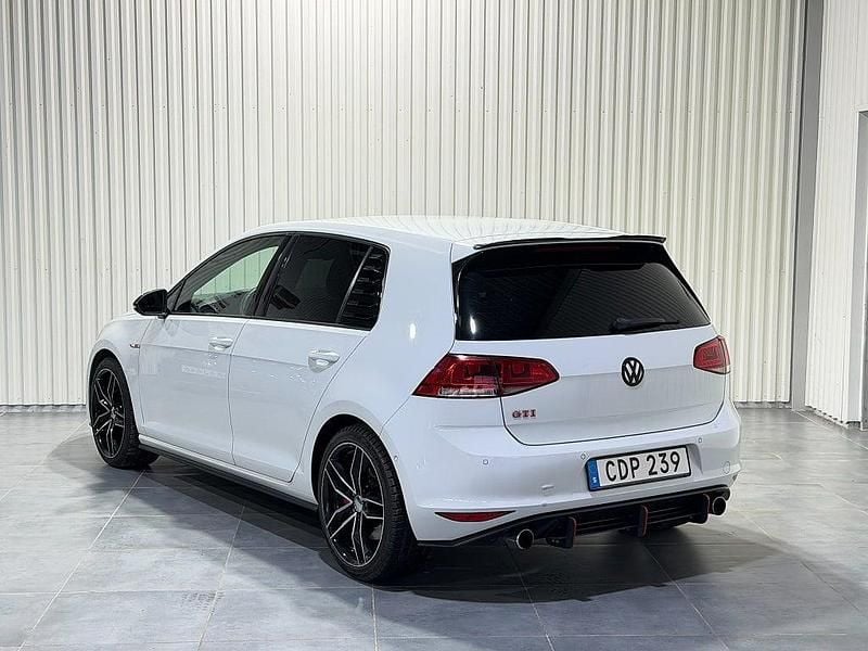 Begagnad VW Golf VII GTI 230 HK (169 kW) 2014 Vit Halvkombi