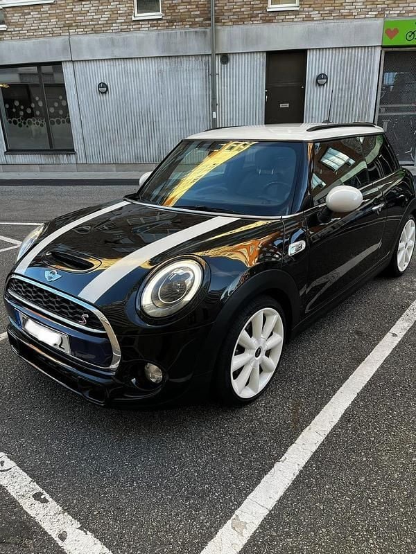 Begagnad 2018 Mini Cooper S Halvkombi | 180 000 kr (Marknadspris) - Bild 1/4
