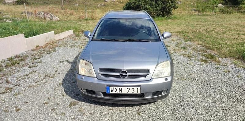 Grå Begagnad 2005 Opel Vectra Kombi | 4 000 kr (Superpris) - Bild 1/4