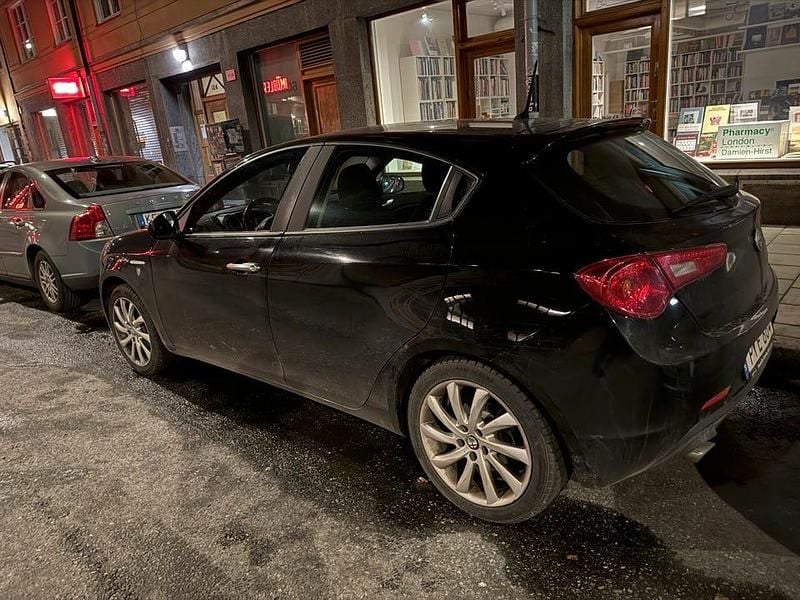 Begagnad Alfa Romeo Giulietta 120 HK (88 kW) 2017 Halvkombi