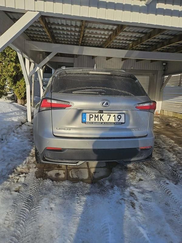 Begagnad Lexus NX300h 197 HK (144 kW) 2015 SUV