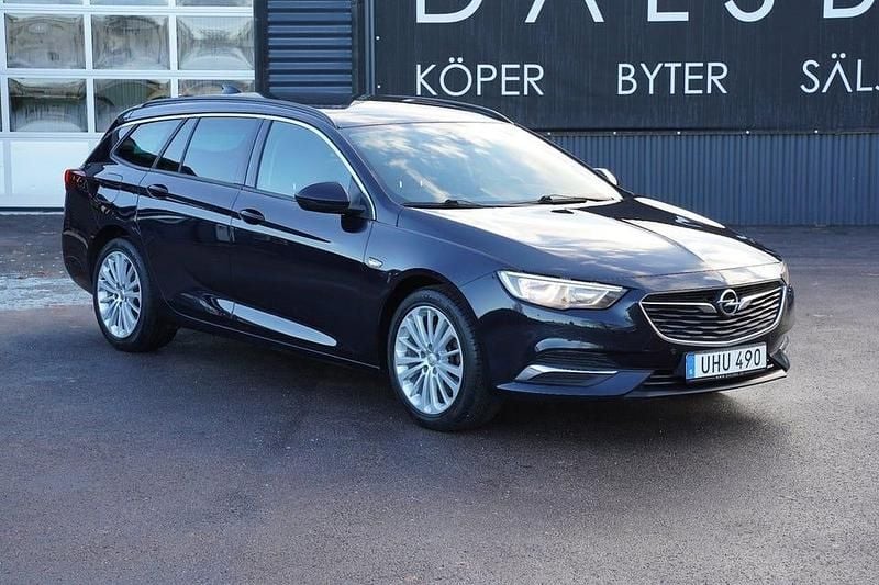 Darkmoon blue metallic Begagnad 2018 Opel Insignia Kombi | 149 000 kr (Marknadspris) - Bild 1/4