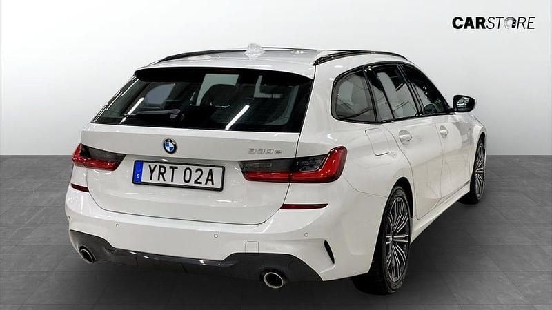 Begagnad BMW 330 M Sport 184 HK (135 kW) 2021 Vit Kombi