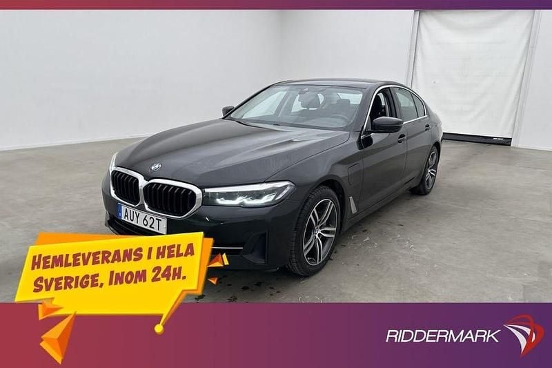 Svart Begagnad 2021 BMW 530 Sedan | 289 900 kr - Bild 1/3