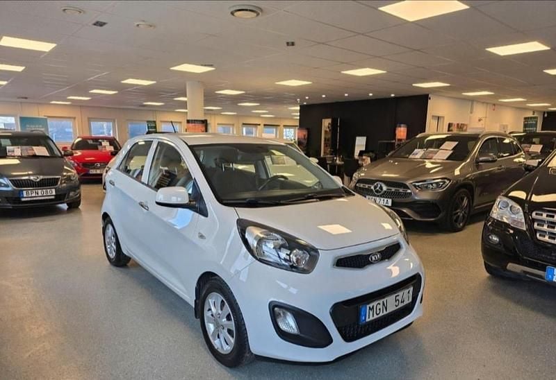 Vit Begagnad 2013 Kia Picanto Halvkombi | 42 500 kr (Bra pris) - Bild 1/4