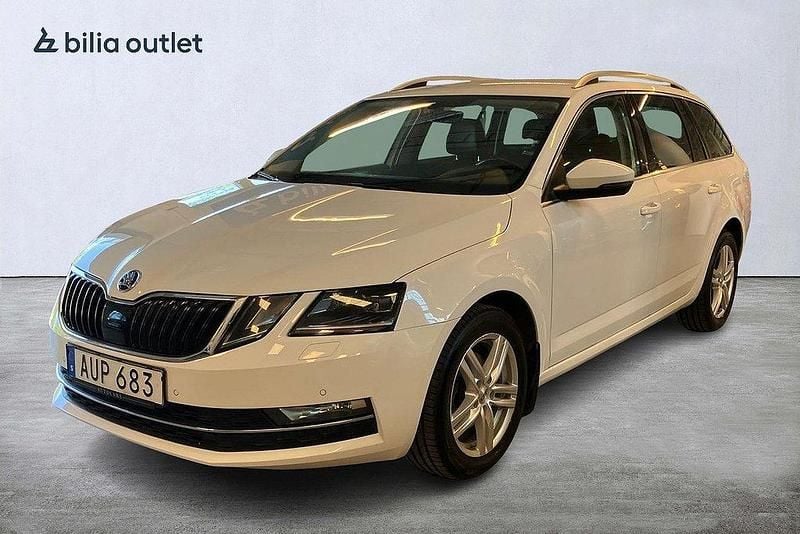 Vit Begagnad 2018 Skoda Octavia Style Kombi | 149 900 kr (Marknadspris) - Bild 1/4