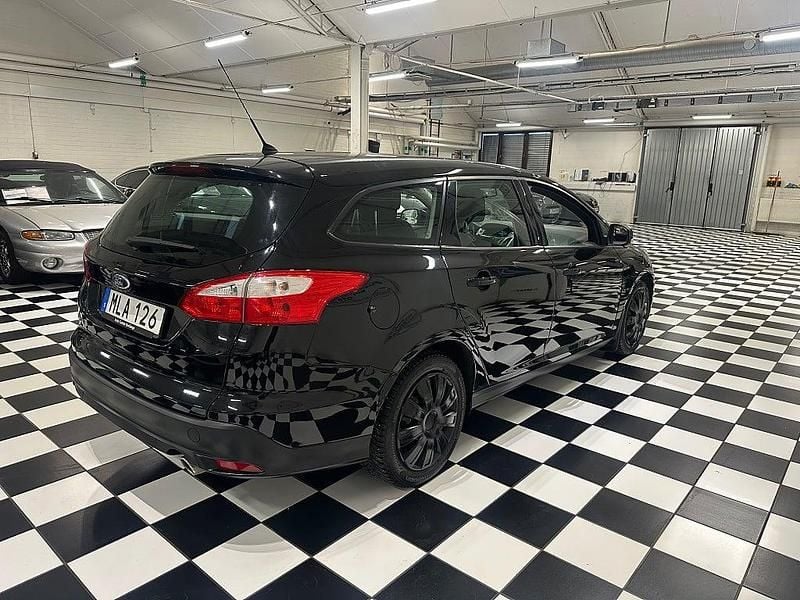 Begagnad Ford Focus Trend 150 HK (110 kW) 2014 Svart Kombi