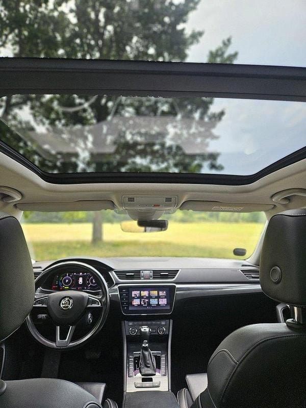 Svart Begagnad 2020 Skoda Superb Business Line Kombi | 225 000 kr (Lite dyr) - Bild 1/4
