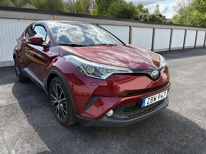 Röd Begagnad 2017 Toyota C-HR Edition SUV | 184 000 kr (Marknadspris) - Bild 1/4