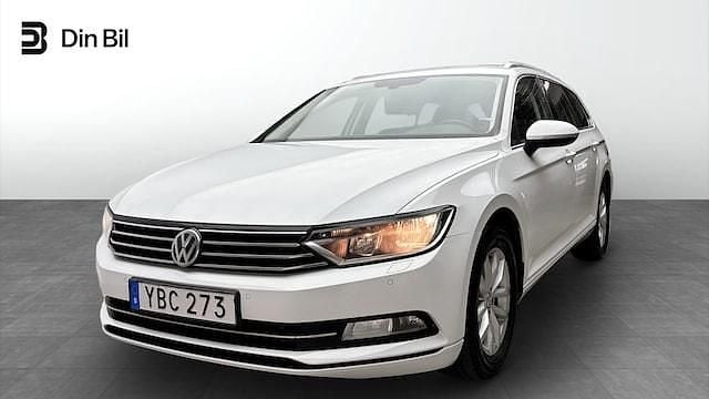Vit Begagnad 2015 VW Passat Kombi | 145 900 kr (Marknadspris) - Bild 1/4