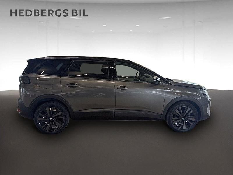 Begagnad Peugeot 5008 131 HK (96 kW) 2023 Grå Minibuss
