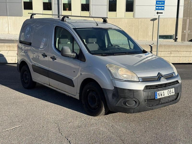 Silver Begagnad 2013 Citroën Berlingo Minibuss | 29 000 kr (Superpris) - Bild 1/4