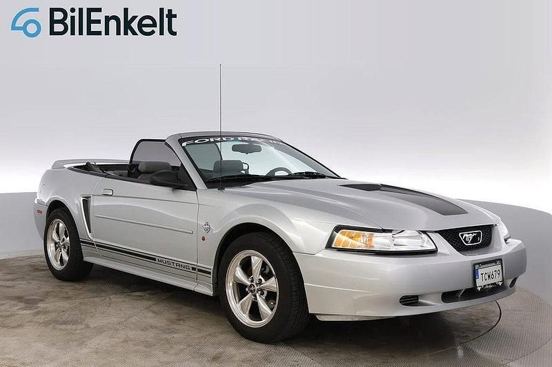 Silver Begagnad 1999 Ford Mustang Cab | 99 900 kr (Dyr) - Bild 1/4