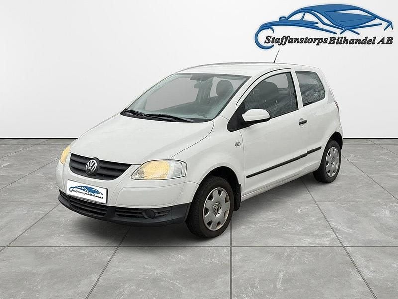 Vit Begagnad 2007 VW Fox Halvkombi | 18 500 kr - Bild 1/4