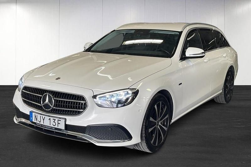 Vit Begagnad 2021 Mercedes E300 Kombi | 299 900 kr (Marknadspris) - Bild 1/4