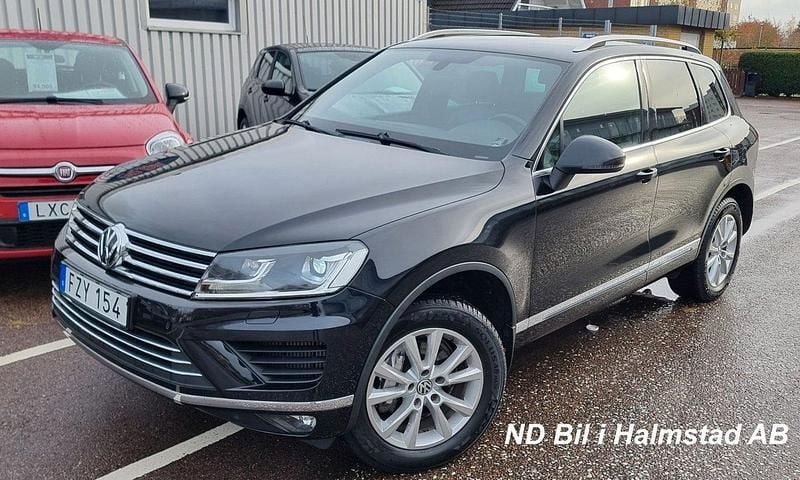 Svart Begagnad 2016 VW Touareg SUV | 174 000 kr (Marknadspris) - Bild 1/4