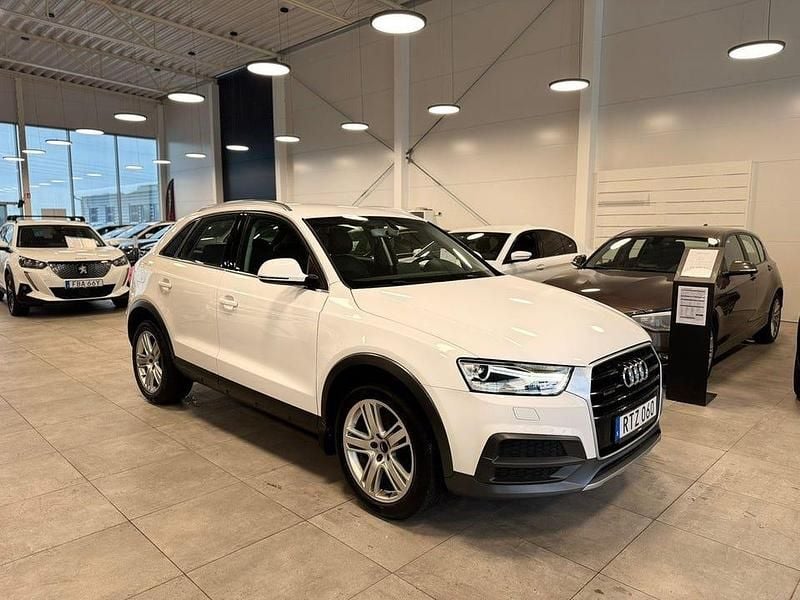Vit Begagnad 2016 Audi Q3 Sport SUV | 149 900 kr (Bra pris) - Bild 1/4