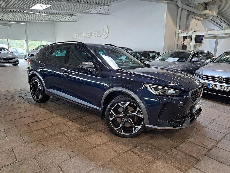 Mörkblå (blå) Begagnad 2022 Cupra Formentor VZ SUV | 288 500 kr (Bra pris) - Bild 1/4