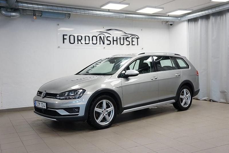 Silver Begagnad 2016 VW Golf Alltrack Kombi | 154 900 kr (Marknadspris) - Bild 1/4