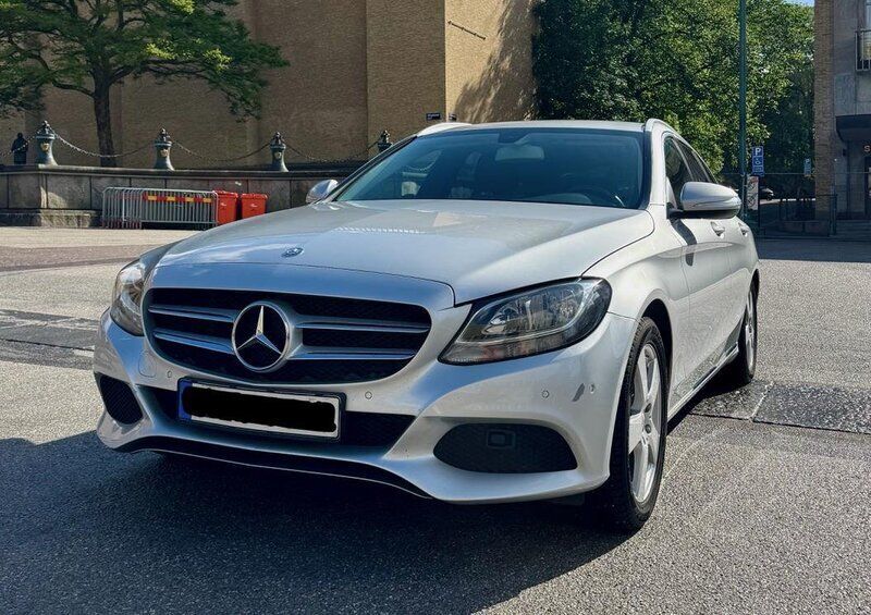 Silver Begagnad 2015 Mercedes C180 Avantgarde Kombi | 157 000 kr (Bra pris) - Bild 1/4