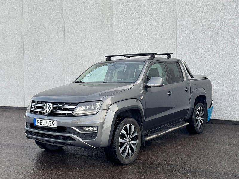 Grå (gråmetalic ) Begagnad 2017 VW Amarok Aventura Pickup | 274 000 kr (Superpris) - Bild 1/4