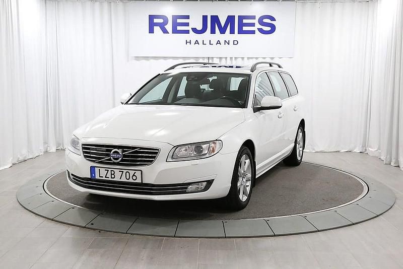 Vit Begagnad 2015 Volvo V70 Momentum Kombi | 189 500 kr (Dyr) - Bild 1/4