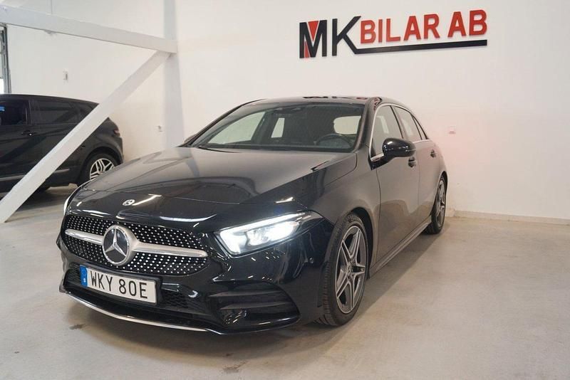 Svart Begagnad 2019 Mercedes A200 AMG Halvkombi | 269 900 kr (Marknadspris) - Bild 1/4