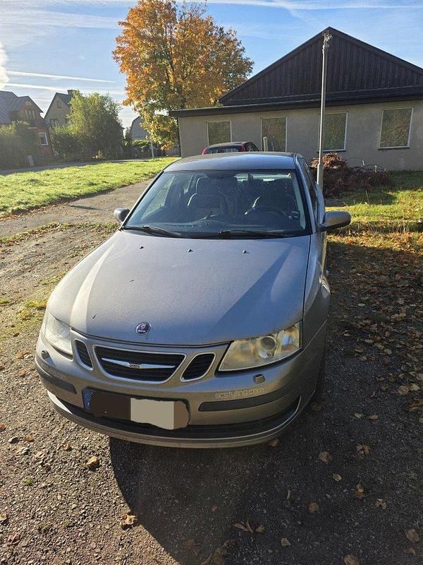 Grå Begagnad 2005 Saab 9-3 Vector Sedan | 22 000 kr (Marknadspris) - Bild 1/3