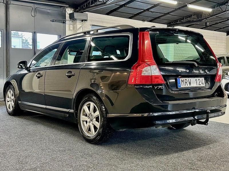 Begagnad Volvo V70 Momentum 163 HK (119 kW) 2011 Svart Kombi