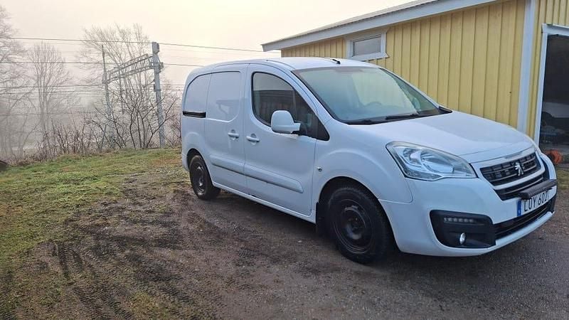 Begagnad 2015 Peugeot Partner Minibuss | 50 000 kr (Marknadspris) - Bild 1/4
