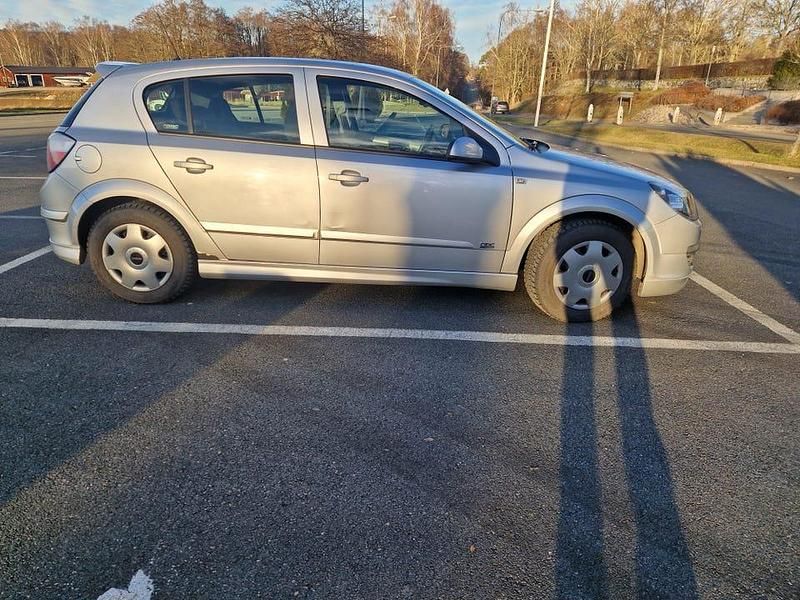 Begagnad 2007 Opel Astra Halvkombi | 35 000 kr (Bra pris) - Bild 1/4
