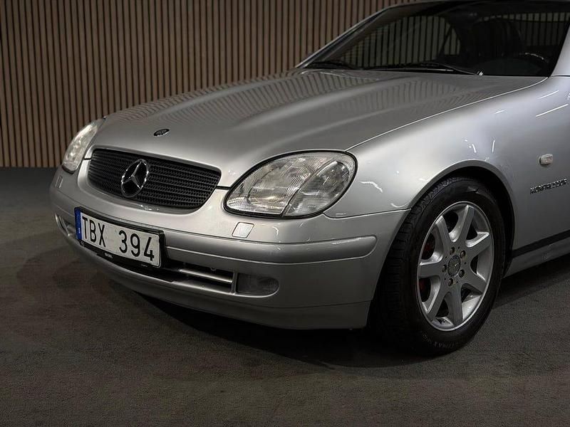 Begagnad Mercedes SLK230 193 HK (141 kW) 1999 Silver Cab