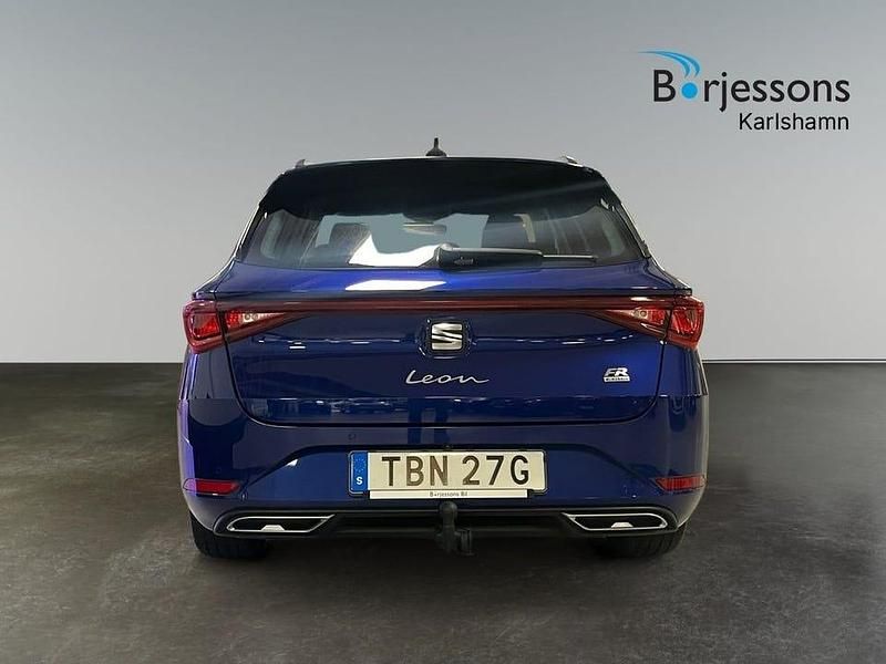 Begagnad Seat Leon FR 207 HK (152 kW) 2021 Blå Kombi