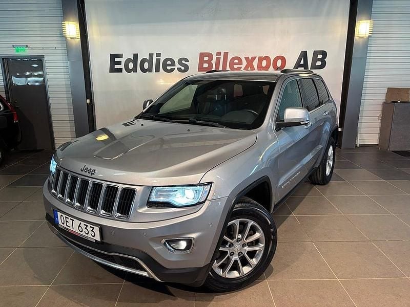 Grå Begagnad 2016 Jeep Grand Cherokee Limited SUV | 189 900 kr (Marknadspris) - Bild 1/4