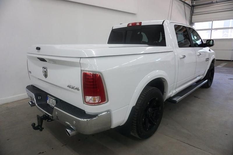 Begagnad RAM 1500 394 HK (289 kW) 2018 Vit Pickup