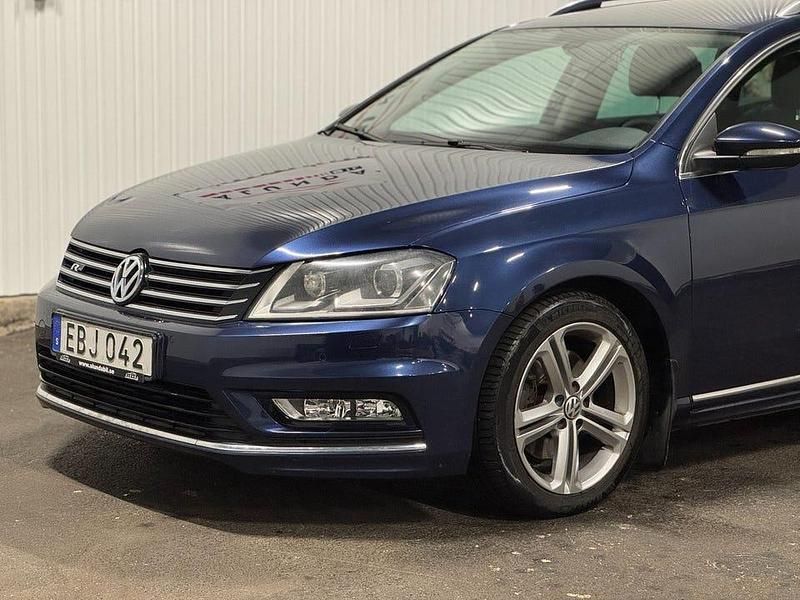 Begagnad VW Passat R-line 177 HK (130 kW) 2013 Mörkblå Kombi