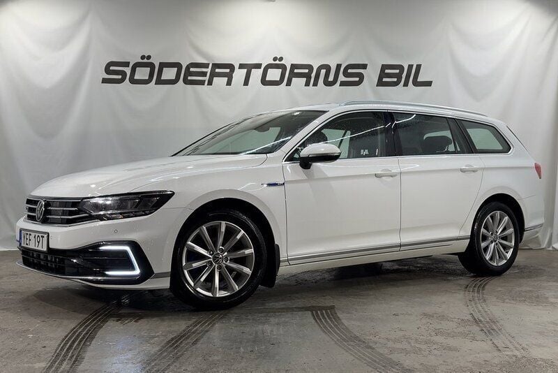 Vit Begagnad 2020 VW Passat GTE Kombi | 199 900 kr (Bra pris) - Bild 1/2