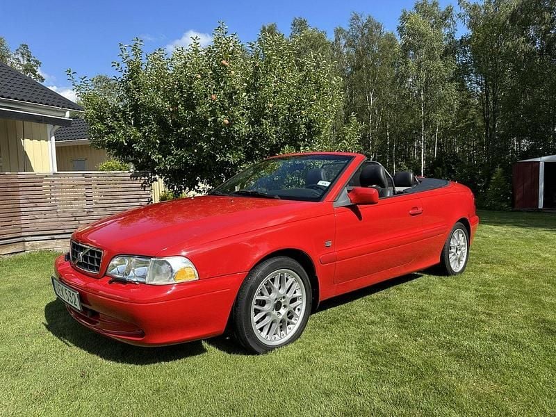 Röd Begagnad 2004 Volvo C70 Cab | 130 000 kr (Dyr) - Bild 1/4