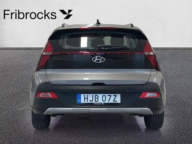 Begagnad Hyundai Bayon Essential 84 HK (61 kW) 2022 Brass met SUV