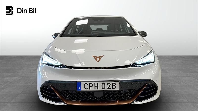 Begagnad Cupra Born 169 kW (231 HK) 2023 Vit Halvkombi