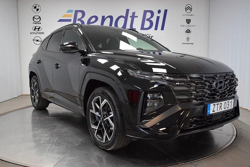 Svart Begagnad 2025 Hyundai Tucson N Line SUV | 497 900 kr - Bild 1/4