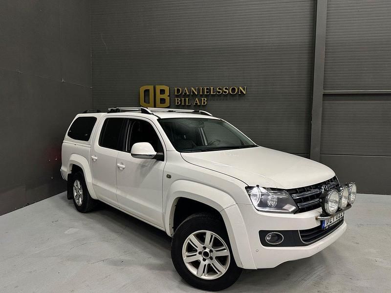 Vit Begagnad 2015 VW Amarok Pickup | 149 800 kr (Marknadspris) - Bild 1/4