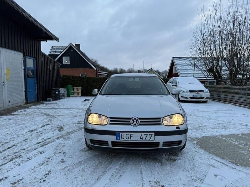 Silver Begagnad 2003 VW Golf IV Ocean | 39 900 kr (Lite dyr) - Bild 1/4