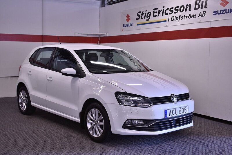 Vit Begagnad 2015 VW Polo Halvkombi | 92 500 kr (Marknadspris) - Bild 1/4