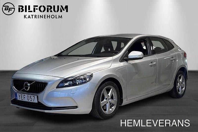 Silver Begagnad 2016 Volvo V40 Kinetic Kombi | 109 800 kr (Marknadspris) - Bild 1/4