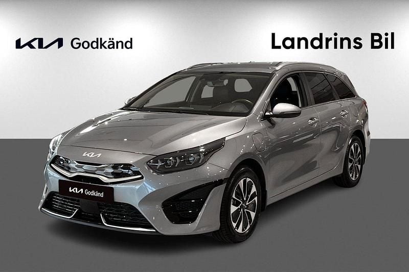 Grå (lunar silver metallic) Begagnad 2024 Kia Ceed Sportswagon Advance Kombi | 314 300 kr (Dyr) - Bild 1/4