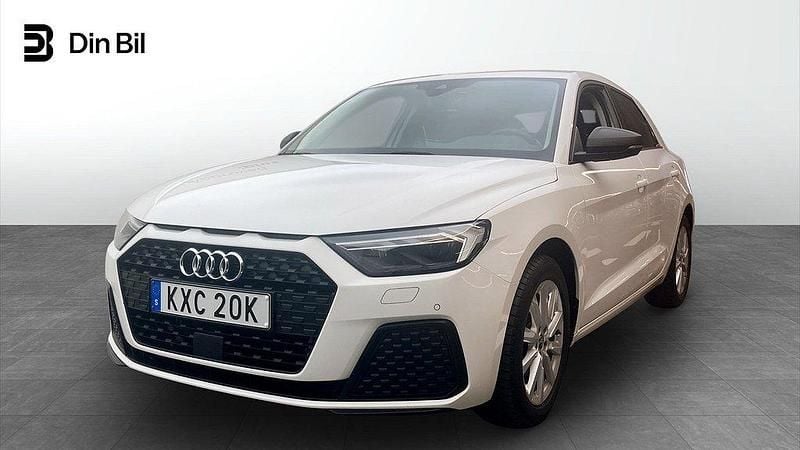 Cortinavit Begagnad 2022 Audi A1 Sportback Proline Halvkombi | 199 000 kr (Bra pris) - Bild 1/4